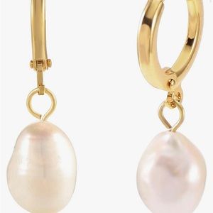 GOLD WITH WHITE PEARL EARINGS